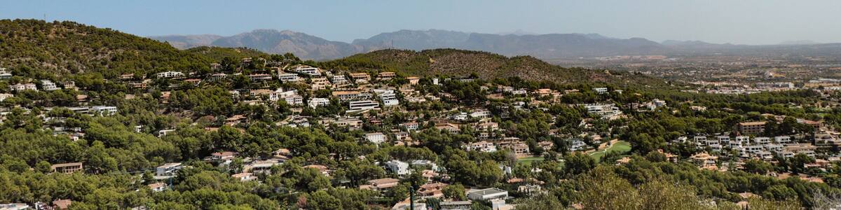 urbanization of son vida between the mountains of mallorca