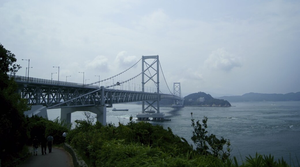 大鳴門橋