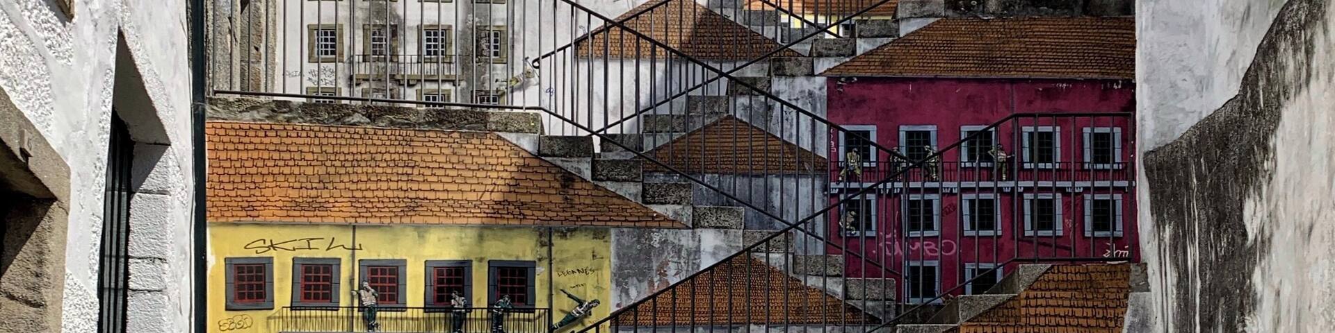 #streetart #VilaNovaDeGaia #Portugal
While walking aimlessly through Vila Nova de Gaia I came across this painted staircase. What could be just a staircase without any attractions has become a beautiful example of how art can improve our relationship with the environment around us.
Ao passear sem destino por Vila Nova de Gaia deparei-me com esta escadaria toda pintada. O que poderia ser apenas uma escadaria sem nenhum atrativo transformou-se num belo exemplo de como a arte pode melhorar a nossa relação com o ambiente que nos cerca.