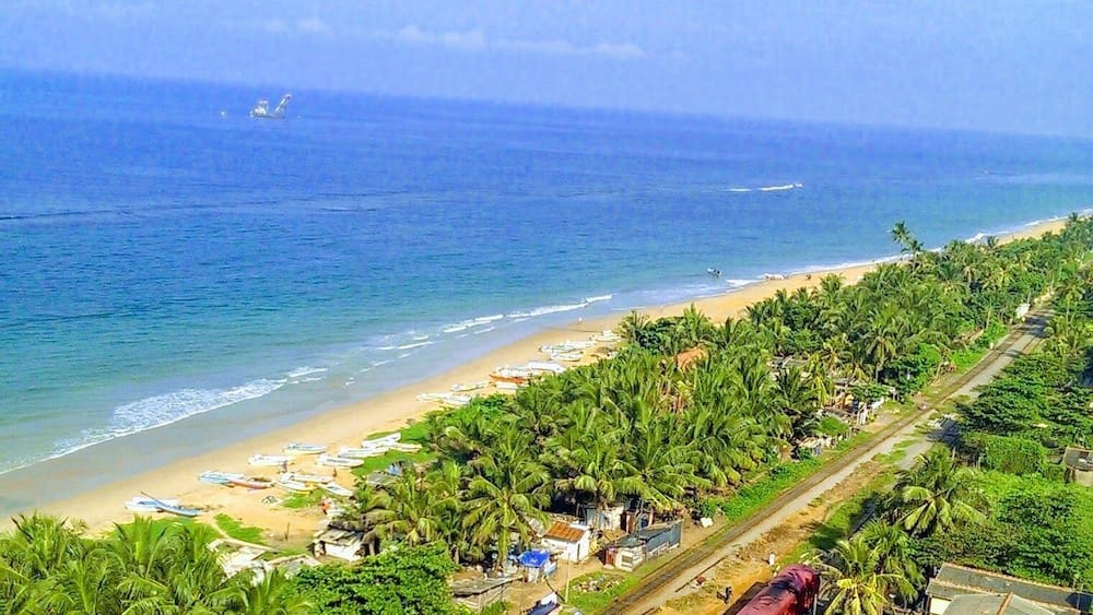 An unforgettable experience in Colombo is the seaside commuter railway line that then extends all the down the coast towards Galle. #LifeAtExpedia