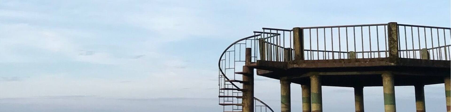 Heaven on earth ♥️
A nature lover has to visit this place and feel the fog around.
#onemesmerisingview
#feeltheclouds#foggyweather
#meyu #shotoniPhone7