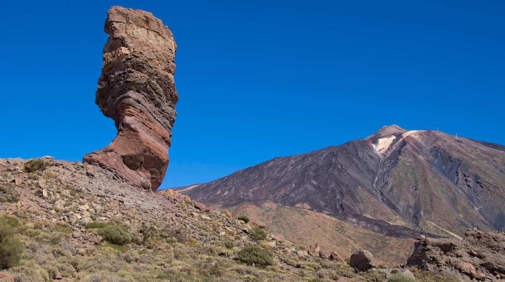 Teide and Los Roques de Garcia