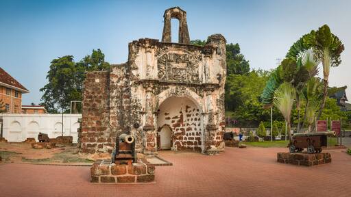 ํฌ๋ฃจ๋ด