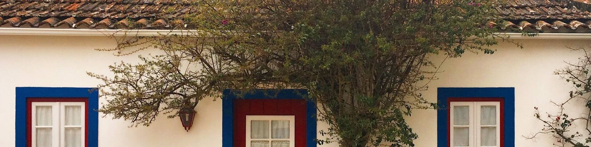 Friend weeding. lovely spot in Quinta da Bichinha in Alenquer.
More info: http://www.quintadabichinha.pt/en/