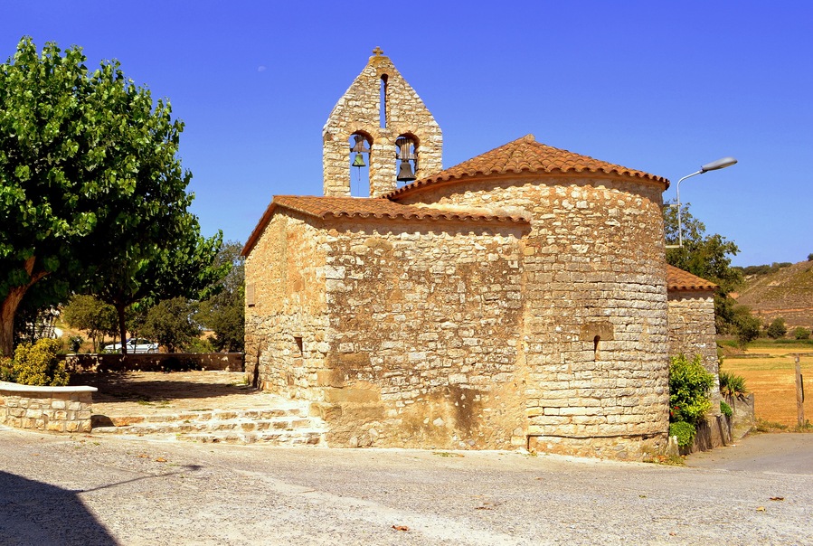 Curs avall del riu d'Ondara, s'escampa el poble de la MĂłra (10 habitants el 2005), que fou sufragani de Granyanella.