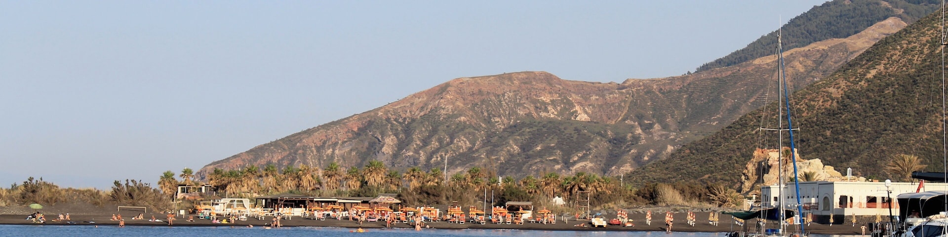 Sailing toward Porto di Ponente , along the coast of Vulcanello