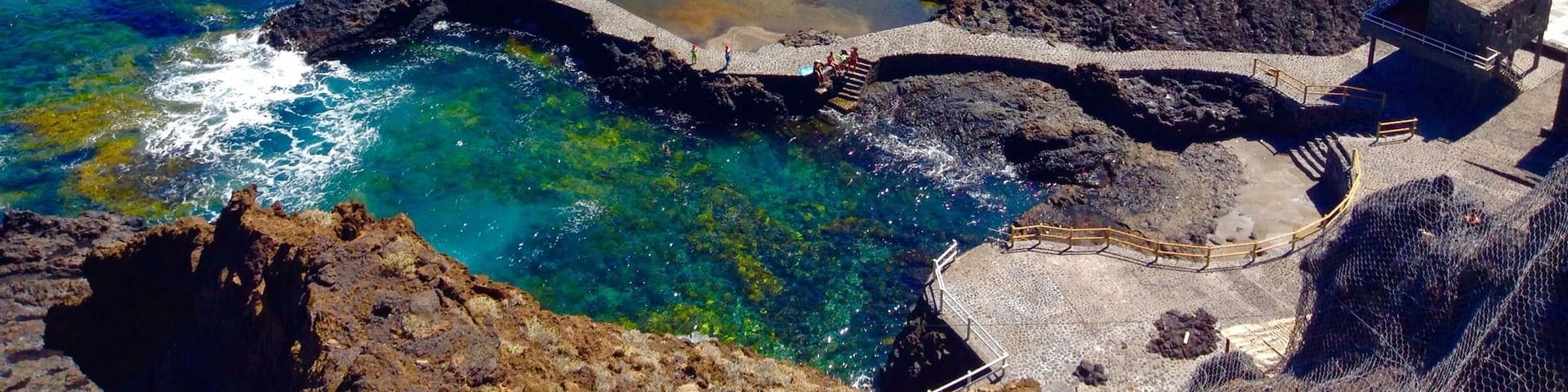 El Pozo de las Calcosas!!! Spectacular place!!! Lava and natural pools with clear and colorful waters. #hiking #colorful #waterlust