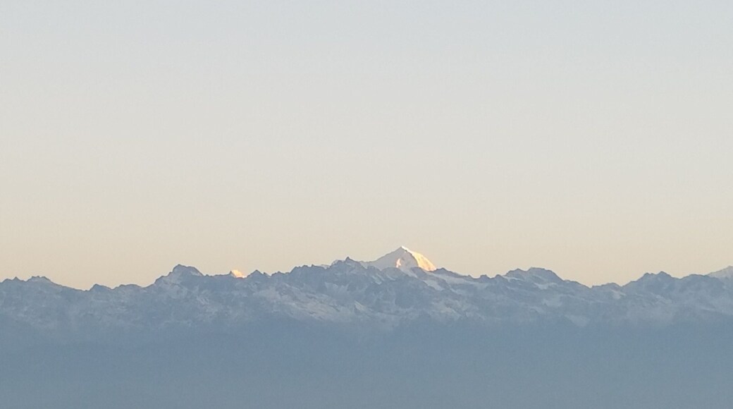 萨满山日出Sunrise II Shamanka - Russia
萨满山是萨满教的圣山,萨满山是奥利洪岛地址较高的地方,是看日出日落和拍摄绝佳的地点!