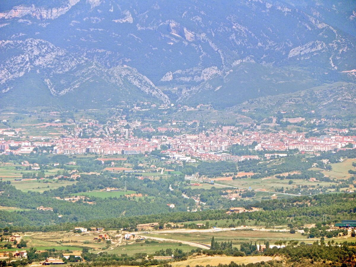 Berga des de Santa Maria de la Guàrdia, a 13 km