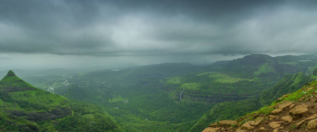 Serene beauty of Lonavala, View from Lions point