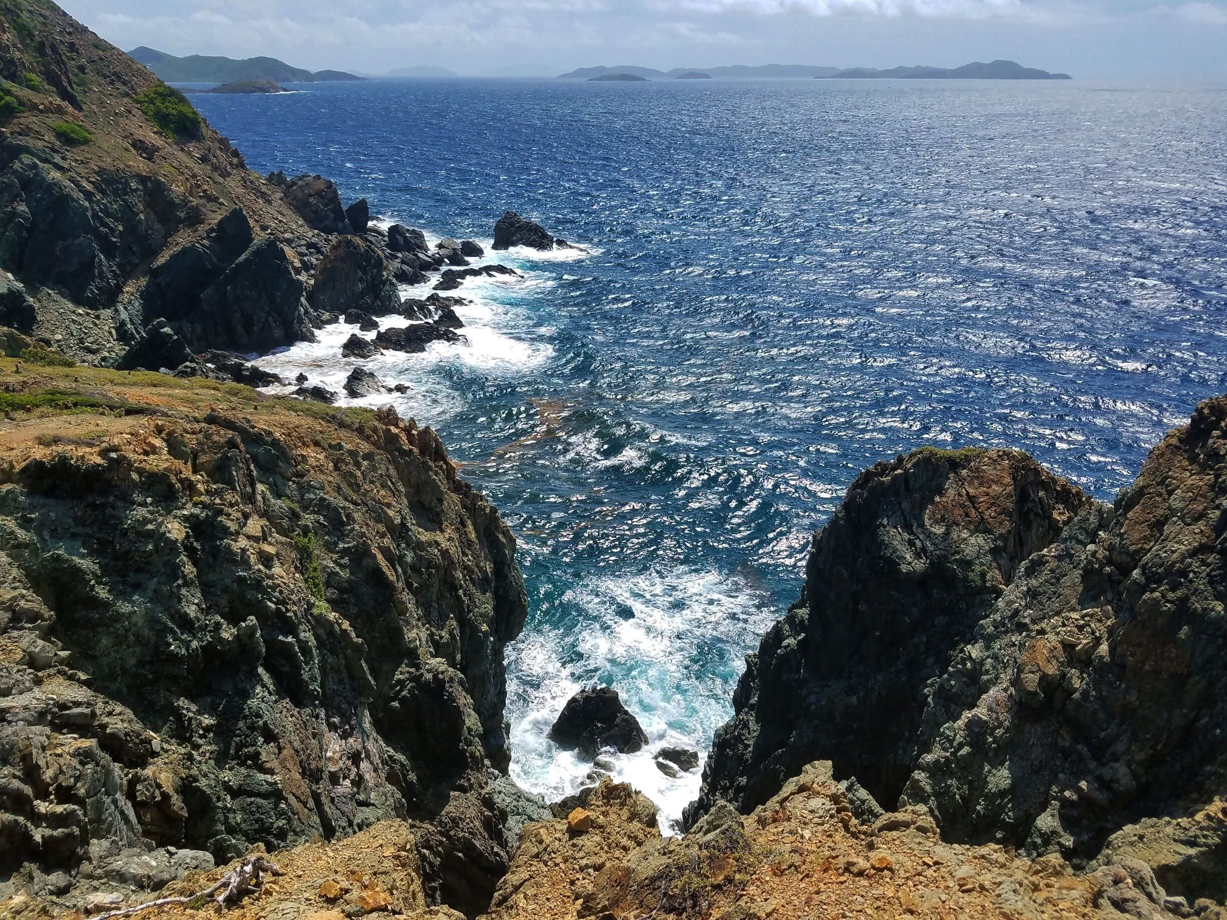 The cliffs on the Ram's Head trail shortly before the peak