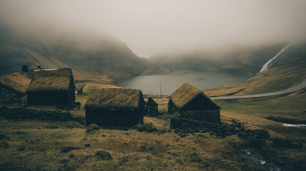 What a fantastic place. Love to mow the roofgrass here.
#hiking #nature #faroeislands #saksun #earth #places
Feel free to follow my travels on:
https://www.facebook.com/ShotByCanipel/
https://www.instagram.com/canipel/
