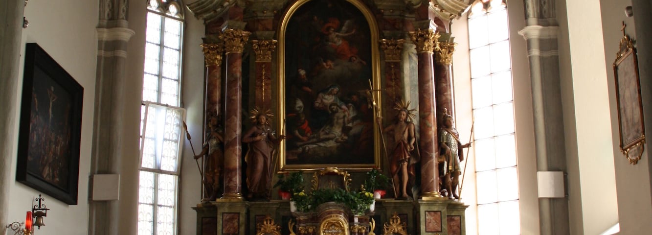 Italy, South Tirol, Wiesen, Pfitscherstraße, Pfarrkirche Hl. Kreuz. The church is mentioned for the first time in a written document in 1337 and it is reported that has been consecrated once in 1434. The present church has a massive bell tower and was built with blocks of granite under the supervision of Adam Schaiter of Sterzing in Late Gothic and Renaissance style. In the 19th century was restored freeding the interior by the Gothic elements. The ceiling frescoes are by Josef Renzler dating from 1841.