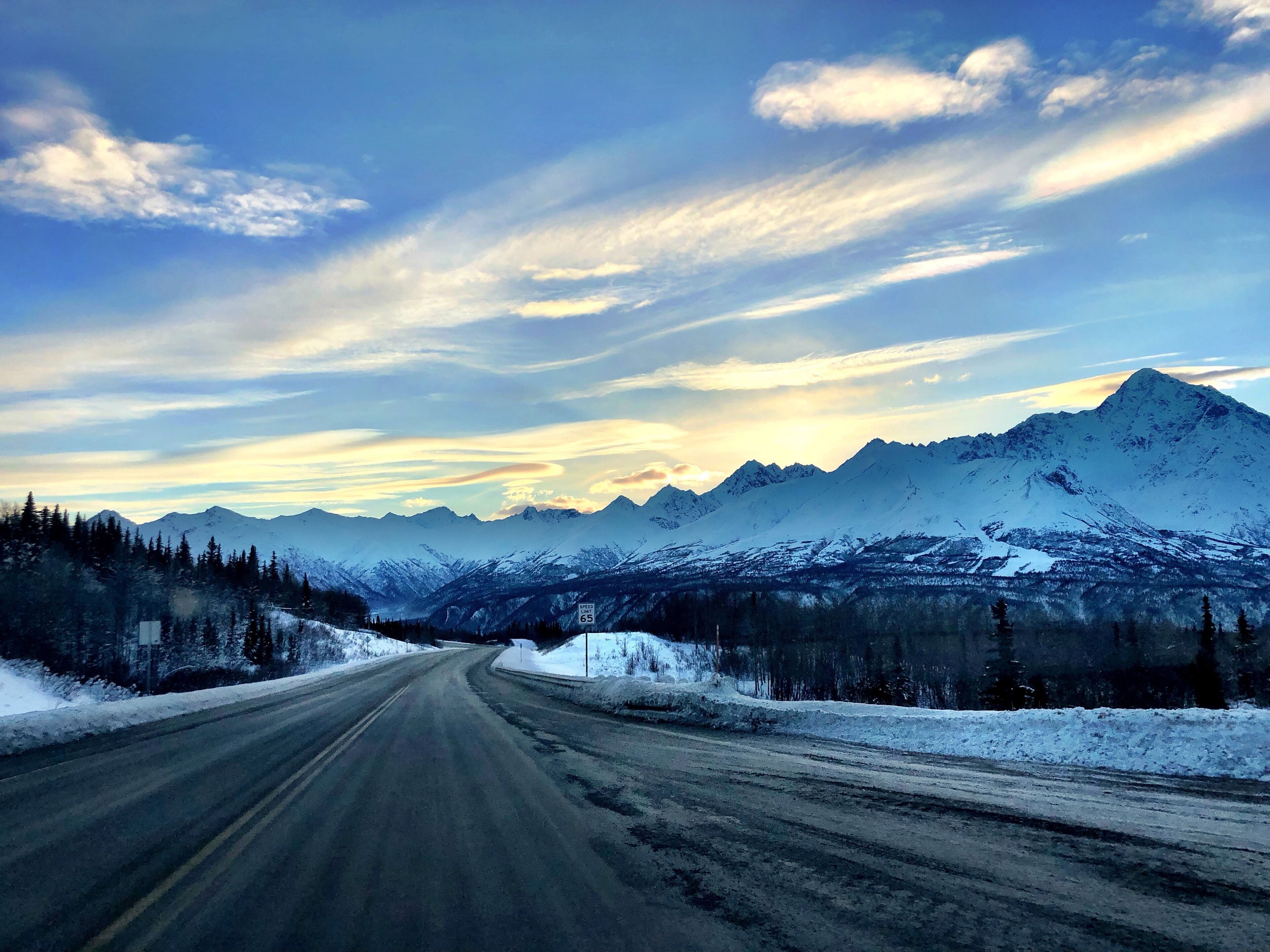 I’ve driven both Parks and Glenn’s Hwy in their entirety during winter and it’s just beautiful #Alaska #Adventure