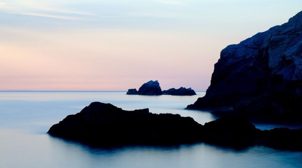 Just off the coastal walk between Aiguafreda and Sa Tuna. Peaceful spot early morning.