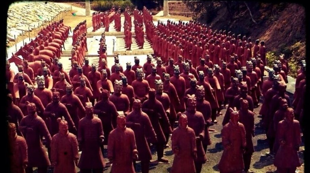 The Buddha Eden Garden is an area of about 35 hectares designed and conceived by Comendador José Berardo in response to the destruction of the Giant Bamyan Buddhas, sculpted in the rocks of the valley of Bamyan in central Afghanistan and which had for centuries been a cultural and spiritual reference.