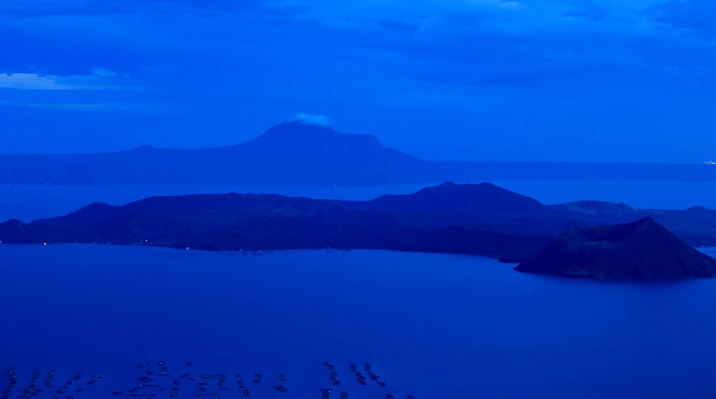 lake taal volcano tagaytay philippines