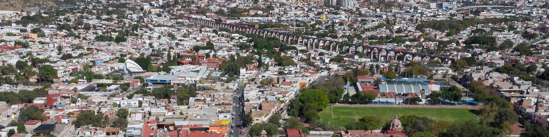 VISTA AEREA DEL CONVENTO DE LA SANTA CRUZ EN EL CENTRO HISTORICO DE LA CIUDAD DE QUERETARO MEXICO