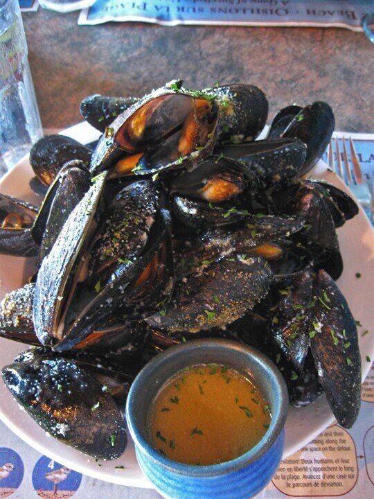 Very small restaurant, but great mussels and oysters shucked on the spot. Nice view if you can snag the (single) table by the window.  Open in summer, reservations highly recommended. #delicious