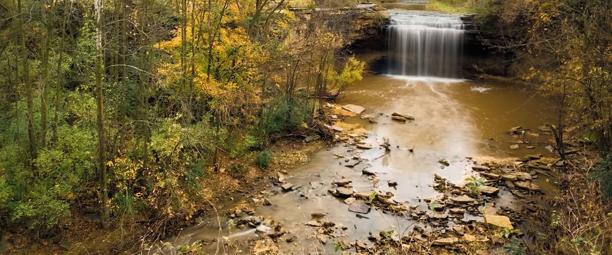 A very pretty waterfall, with an easily accessible overlook.