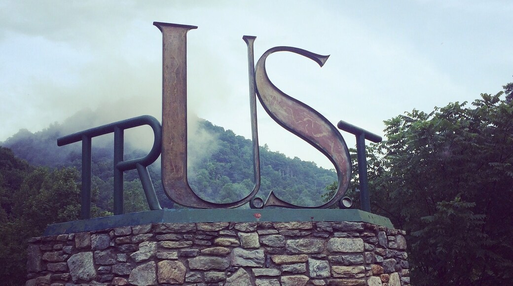 Winding roads and dream locations