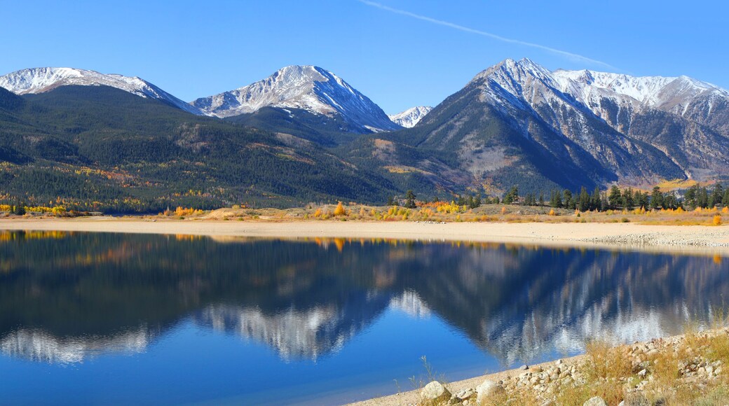 Twin lakes recreation area in Colorado