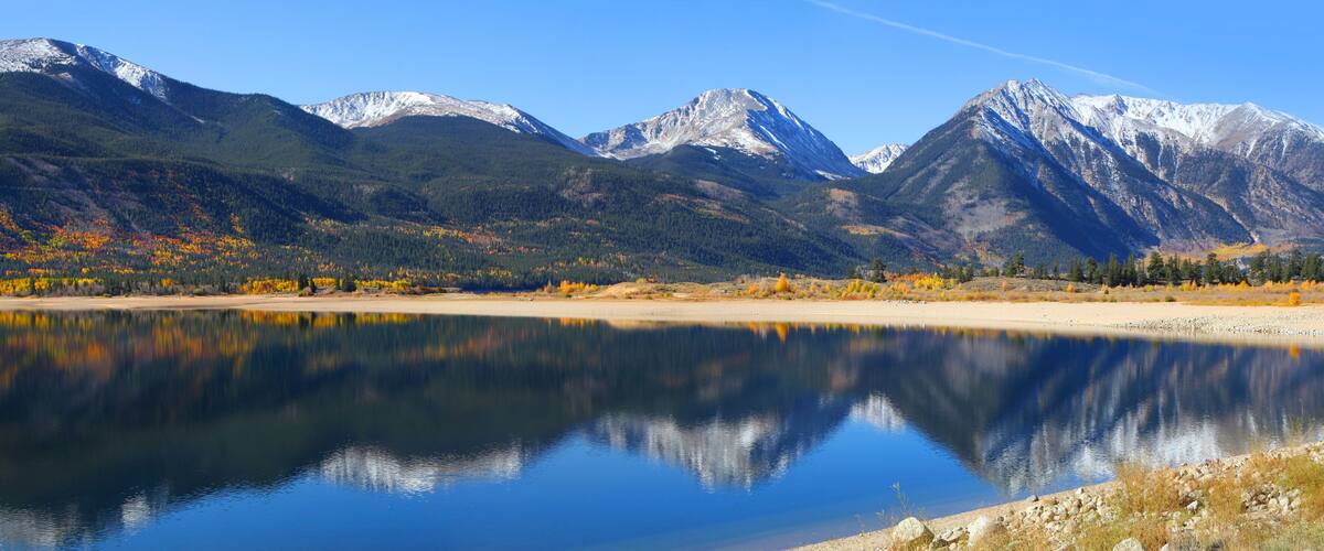 Twin lakes recreation area in Colorado