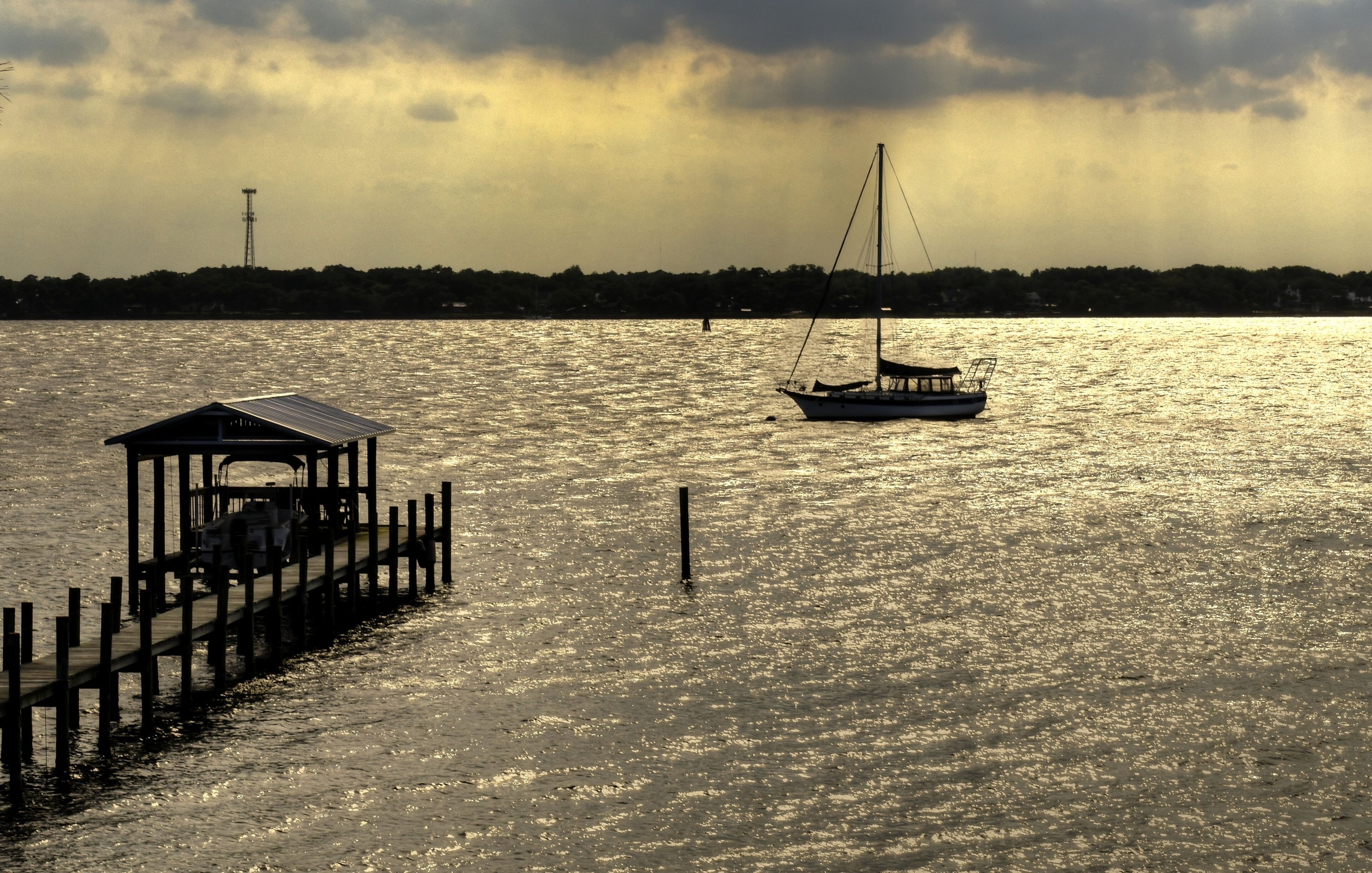 Sailboat crossing the Indian River, in Florida