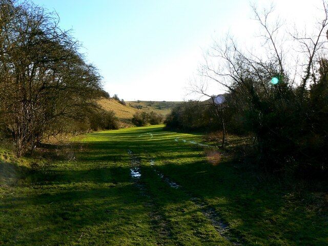 Hinton Parva combe (1) The low point of the combe is at SU228831 and runs south and uphill for about a kilometre to SU226820. This is the view from the low point.