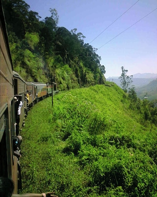 #roadtrip
Main line, Watawala, Sri Lanka.