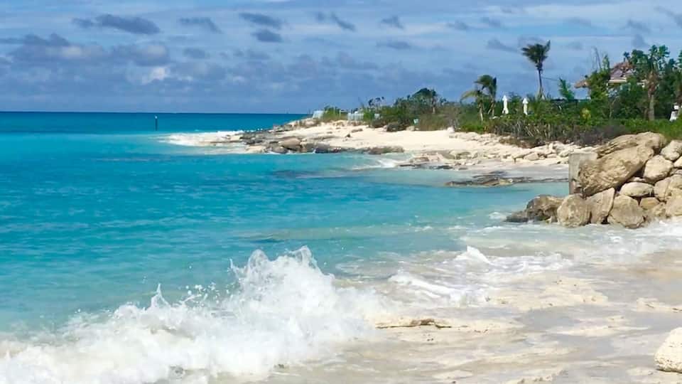 Beautiful small remote beach!! Breathtakingly beautiful!!