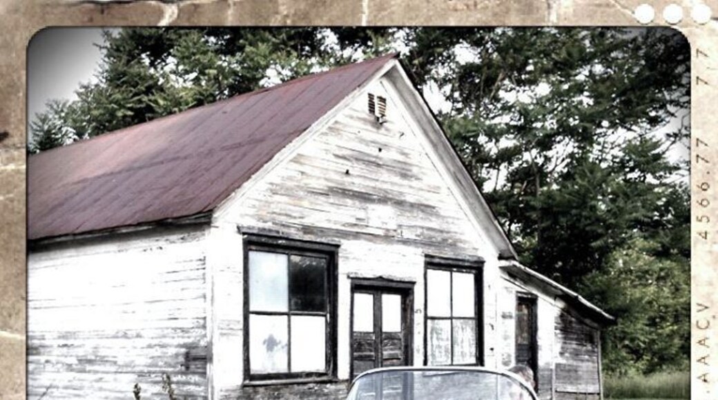 This is nicknamed the High Hill Hilton, near Blue Rock #abandoned.