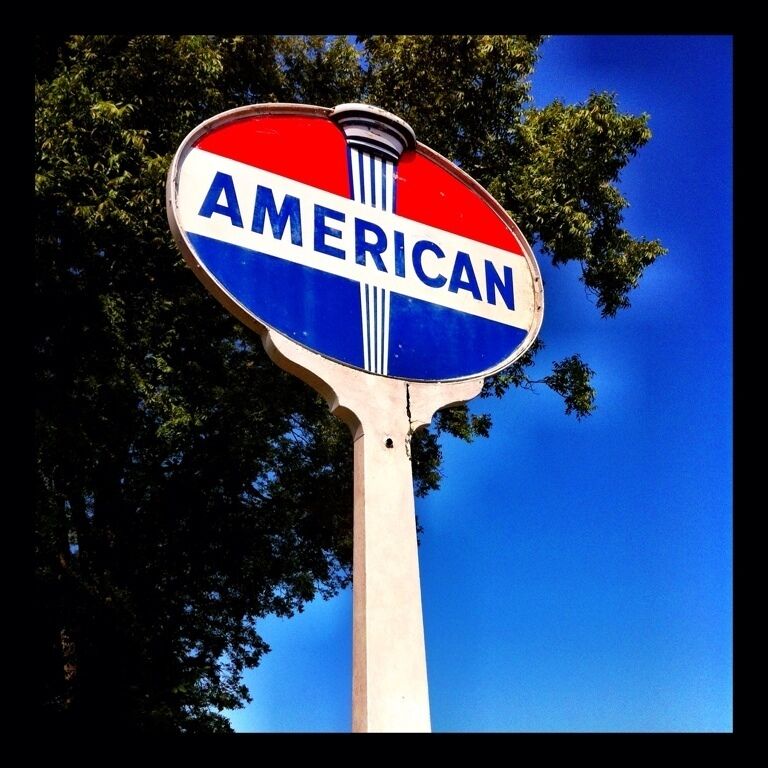 Salem antiques has some truly incredible vintage Americana shtuff. One of the best places I have found for old signs. Clean and eclectic. The older couple running this place are very friendly and talkative .... Just don't bring up politics!