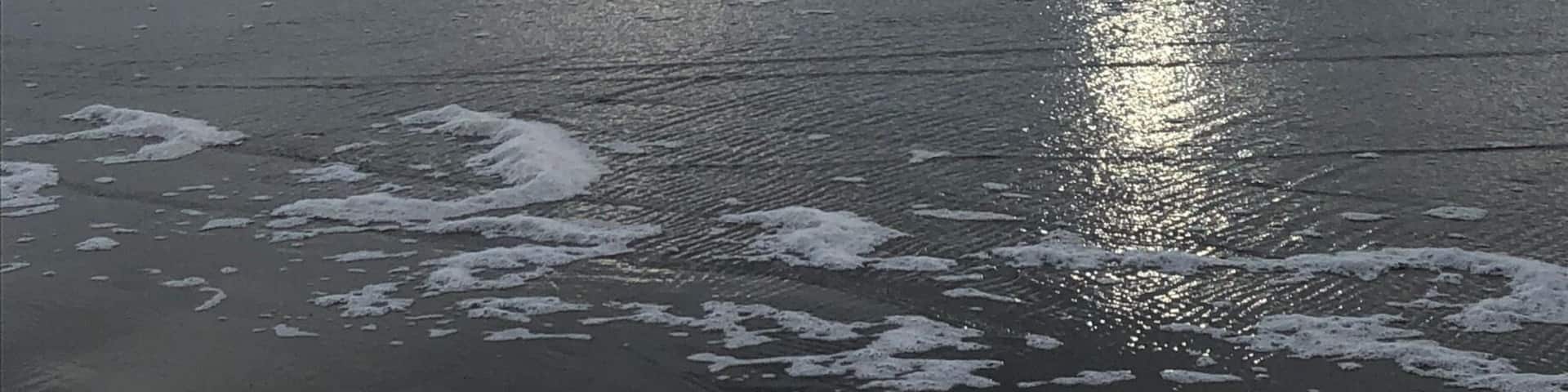 The thing about the Oregon coast is if you go in the summer, it’s insanely windy making the 70-80 degree weather feel like 40’s. However, if you got in the middle of January you are blessed with 60 degrees, no wind and pastel colors across the sky. #ocean #beach #daytrip #kidsfun #dogfriendly #7wondersoforegon #family #travel #adventure #