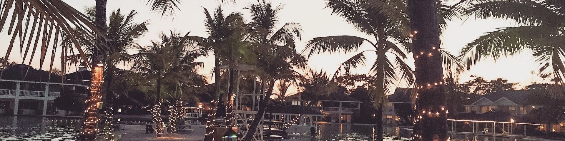 My Beautiful home . How I miss you
#philippines
#beach
#palmtrees
#Whitesands
#life
#Nature