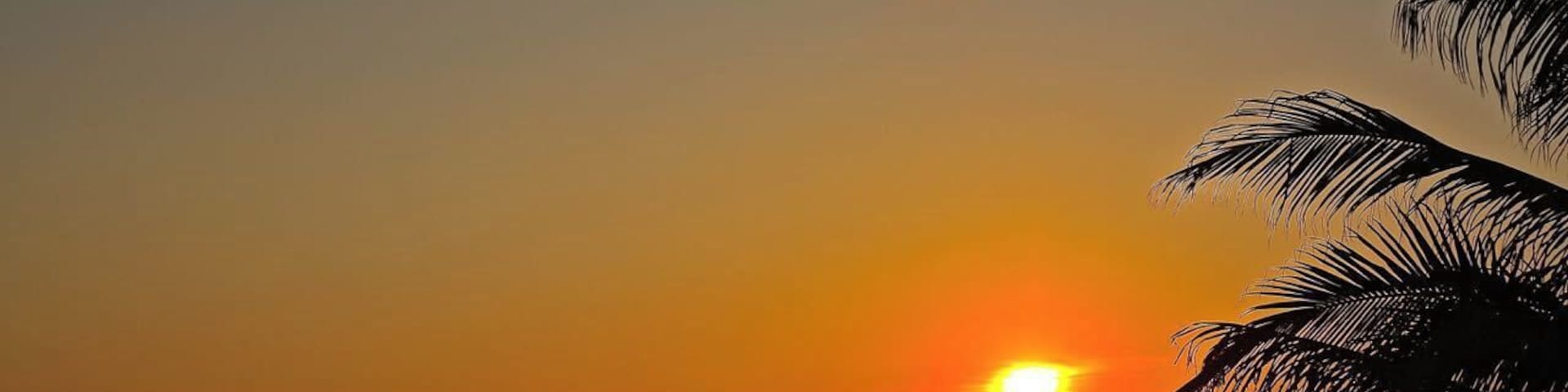 Want to learn to surf? Well Canoa is little fishing village that has awesome views, miles of beaches and waves. So come on down, grab a cold beer and a wave.
We will be here for a few months, watching after some friends home, continuing to learn spanish, trying to surf, doing some bartending, and chilling'.
Look forward to sharing more pictures of the town, beach and life in this little secret beach front heaven.