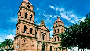 Catedral da Cidade de Santa Cruz de La Sierra na Bolivia.