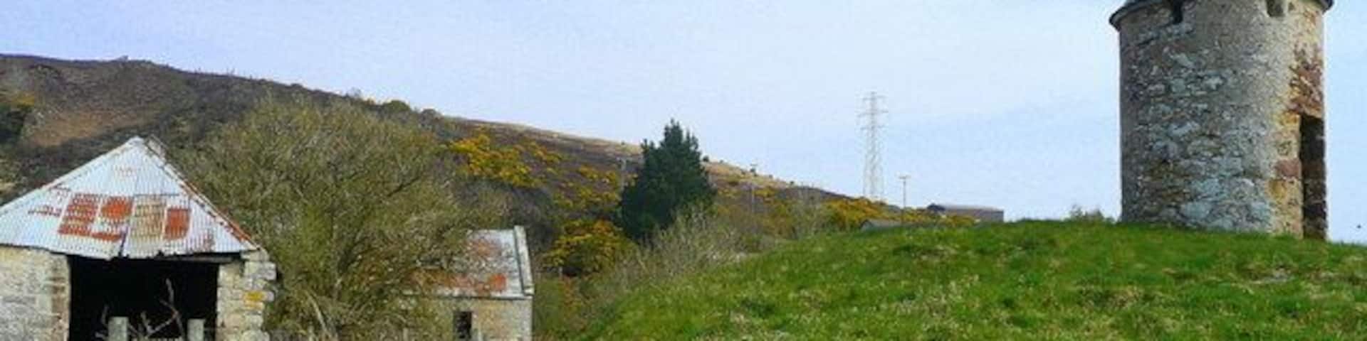 Round belfry near Achrimsdale One of only three such buildings in Scotland - the bell has been removed; see http://www.invernessfieldclub.btinternet.co.uk/excursions/2002/July.htm