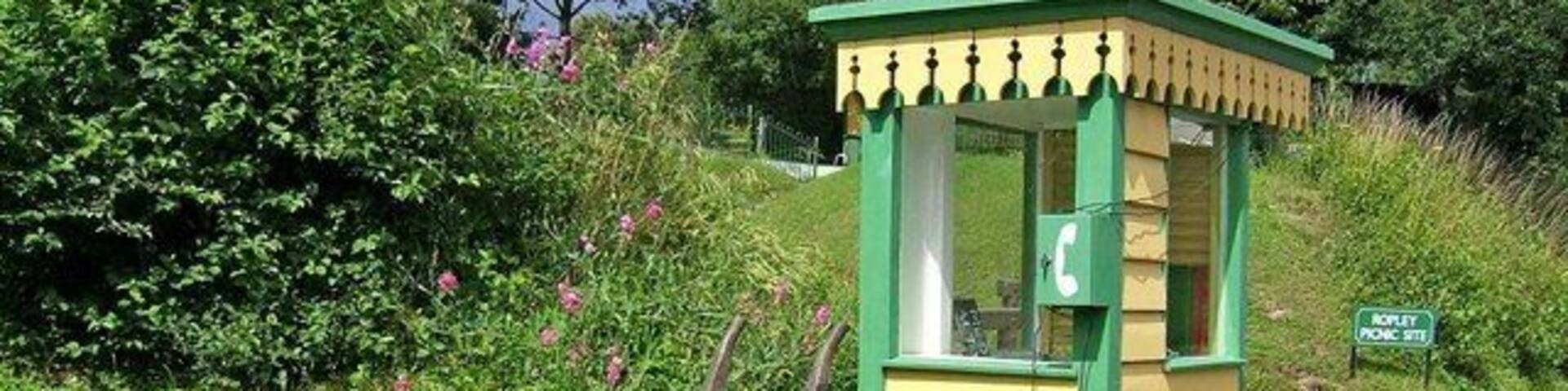 Kiosk on platform at Ropley Station, Mid Hants Railway. An attractive scene on the platform for Medstead & Four Marks station and Alton terminus. Behind the kiosk is a path which goes up to Ropley Picnic Site. 1548480