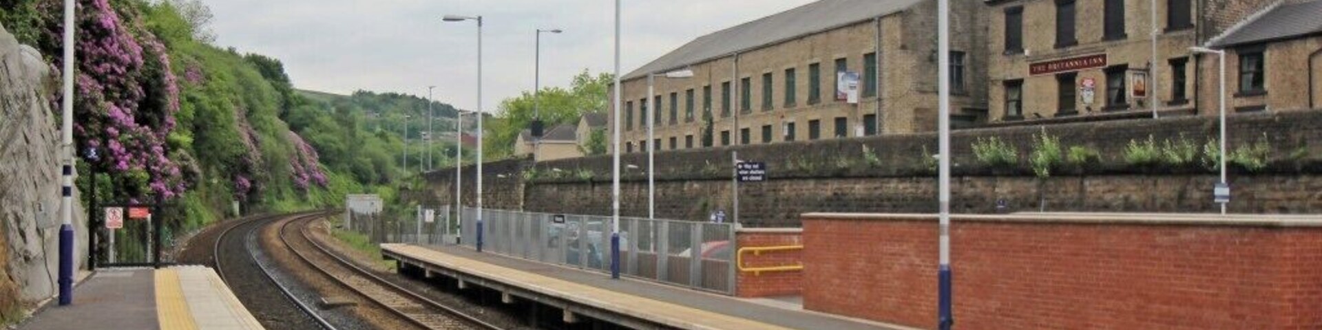 The northern end of Mossley railway station