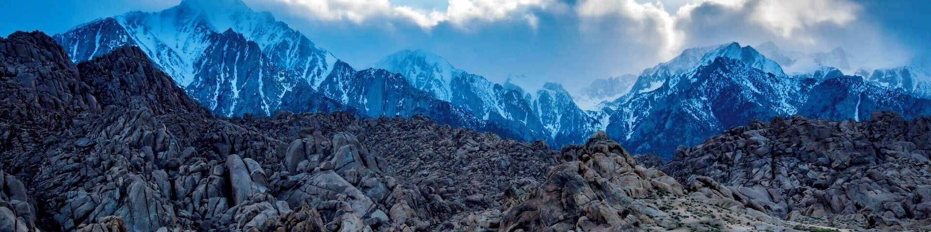 Wait a long time for the clouds to move over the mountains and to have a gloomy look. Mt Whitney never gets old!
#BvSMountains
#travel #mtwhitney #california #photography #landscape