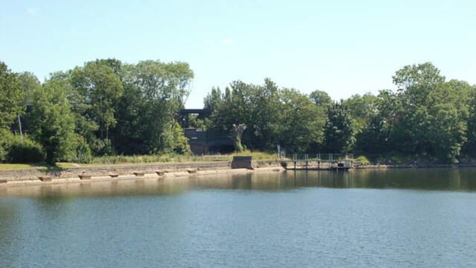 Olton Mere (4) Olton Mere is a large secluded expanse of water in the heart of Birmingham's eastern suburbs. The reservoir supplies water to the nearby Grand Union Canal and is also the home of Olton Mere Sailing Club. This photograph was taken by permission of British Waterways staff.