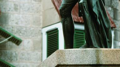 Side view of a statue on a pedestal, Barbados