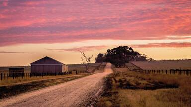 A beautiful rural scene, iconic to the district. Don't drive through the area, visit it! So much to see for photographers...