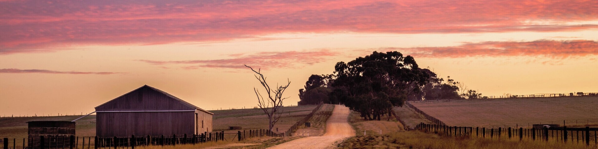 A beautiful rural scene, iconic to the district. Don't drive through the area, visit it! So much to see for photographers...