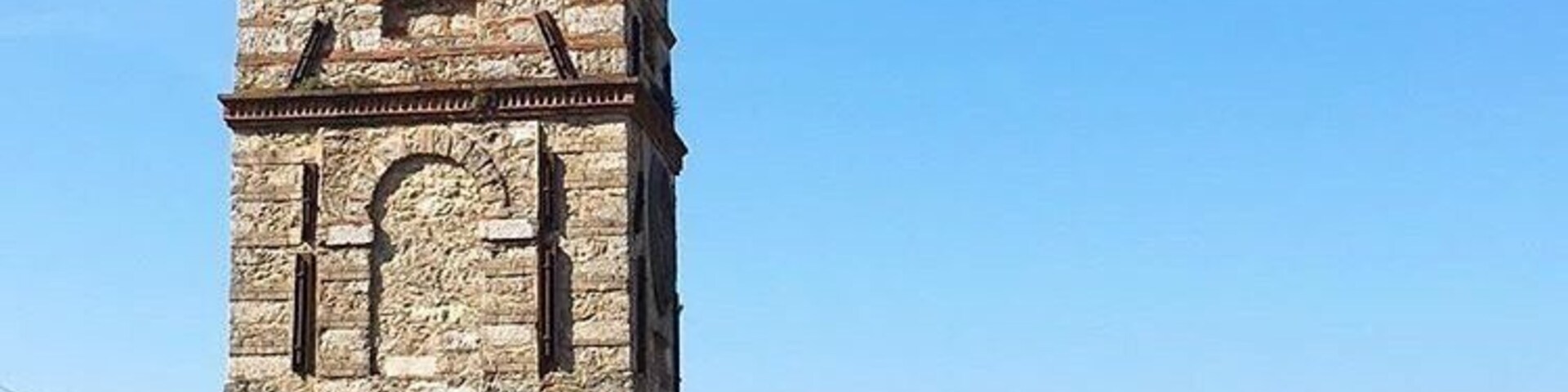 Half way up a mountain, best reached by Vespa 🛵