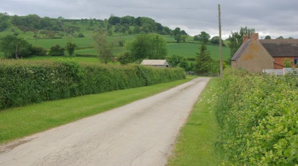 Lower Meon The farm at Lower Meon sits in the shadow of Meon Hill, a northerly outcrop of the Cotswolds.