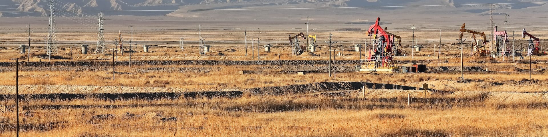 Snowcapped Eastern Qimantag range-Kunlun mts.-Youshashan oilfield near Huatugou town. Haixi-Qinghai-China-0520