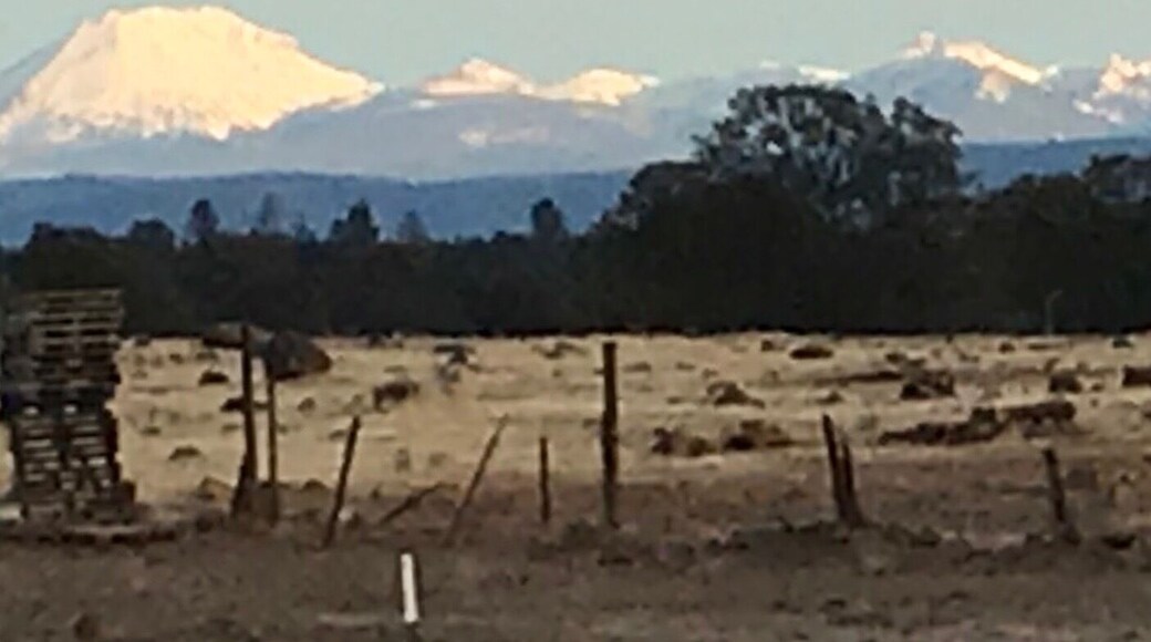 First snowfall and the still active volcano Mt.Lassen which last erupted in 1914 is still spitting up lava in places with names like ‘Bumpass Hell’