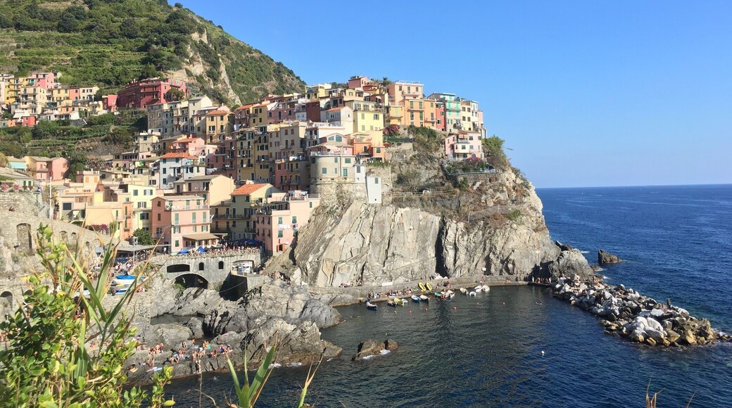 Cinque Terre , Italy- 5 lands connected like strings along the coast of Riviera #Italy. Picture using my phone, so not that good.